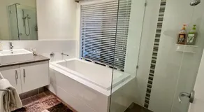 Private Gem in Pacific Pines - Image 2