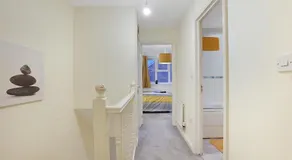 Comfortable stylish Townhouse in Ashford sleeps 5 Netflix 2 Parking spaces Perfect for Contractors and Families - Image 3