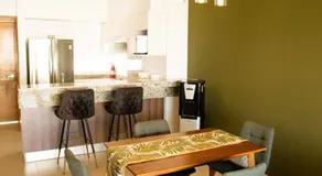 Cozy, elegant 2BR Via Montejo, steps to US Consulate - Image 5
