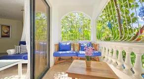 Villa DMM con piscina, jacuzzi y gran área verde en Punta Cana - Image 2