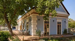 MONOslow - Wine, Dine & Rest - Image 4