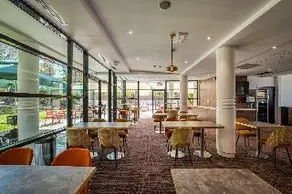 BEST WESTERN Hôtel de l'Arbois - Image 3