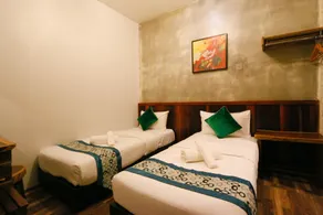 Swing & Pillows - Anggun Hotel Seri Iskandar, Ipoh - Image 3