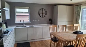 Peaceful relaxing home with leisure - Image 3