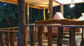 Rustic Stone House with Beach Access - Image 5