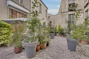 Appartement chic et tendance au cœur du Marais vibrant - Image 1