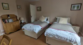 Hazler Lodge guest house - Image 2