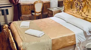 D.R.Rome Spanish Luxury Suites - Image 2