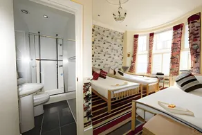 Sapphire Hotel London - Image 2