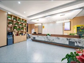 Super 8 Hotel (Beijing Chongwenmen Tongren Hospital) - Image 2