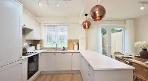 NEW Newly Renovated Large Home City 10 Mins - Image 4