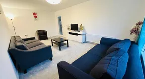 5 Bedroom detached House near Edinburgh Airport for Contractors and Family with free parking - Image 2