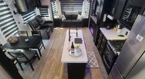 Grand Canyon RV Glamping - Image 3