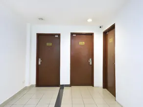 Hotel Dragon Inn - Image 1