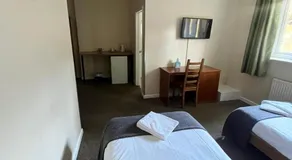 The Admirals Inn Guest House - Image 2