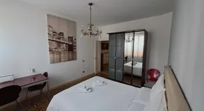 Apartment with lovely garden - Image 2