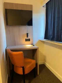 MYKY Hotel Pinneberg - Free Parking - Image 4