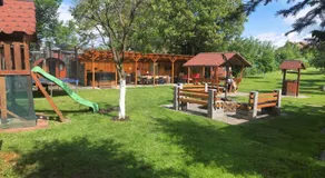 House Garden - Image 5