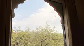 Laal Haveli Kukas - Image 4