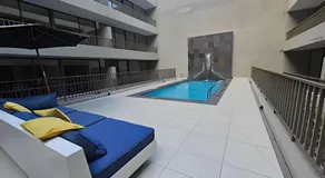 AR APT en Barrio Histórico cerca de Metro en Cumming - Image 2