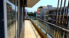 Luxury room with attach balcony - Image 4