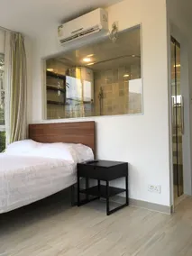 Double bed room with balcony - Image 2