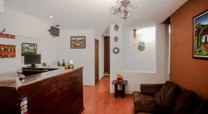 Melrost Airport Bed & Breakfast - Image 3
