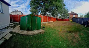 Luxury One Bedroom En-suite with Free Parking - Image 5