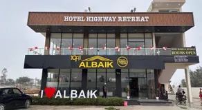 Hotel Highway Retreat - Image 3