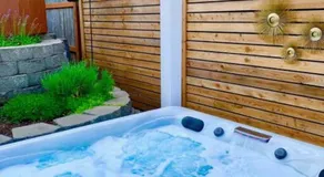 Private Basement Suite w Hot Tub - Image 5