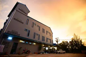 Seabox Khaolak Hostel - Image 3