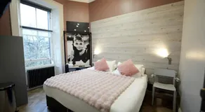 Revolver Edinburgh - Image 2