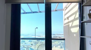 Cozy 1 Bedroom Apartment with Sea View - Image 3