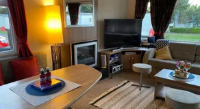 Deluxe 3 bedroom caravan in Haven's Seton Sands Holiday Village,Wifi - Image 2