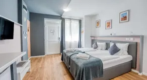Safari Hotel - Image 2