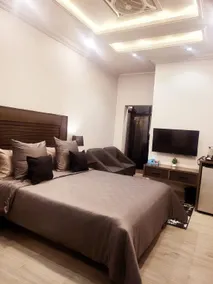 Vintage Luxury Hotel - Image 3