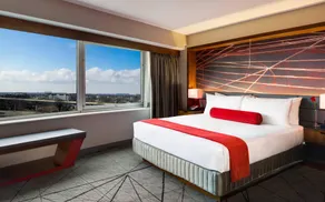 Crowne Plaza JFK Airport - Image 5
