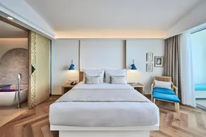 Romantic Ocean Retreat Luxurious Premier King Room - Image 5