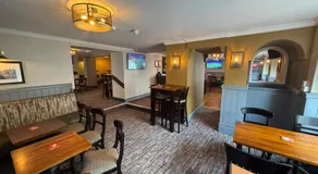 The Queen's Head - Image 2