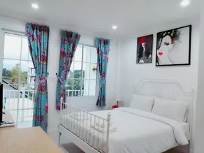 The Prince Hotel - Image 4