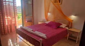 Feakes Apartments - Image 5