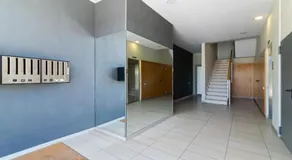 Fira Suites - Habitaciones privadas en Apartamento compartido - Image 3