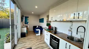 Tiny House in Belconnen 1BR Self Contained Complete Home Filtration as seen on The Block Phillip Island Wine - Image 4