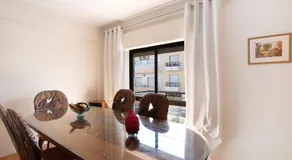 Appartamento Mar Olhão – Ampio trilocale centrale con 2 camere, 4 balconi e Wi-Fi - Image 4