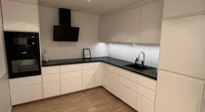 Large and stylish 4-Bedroom home in the city center - Image 4
