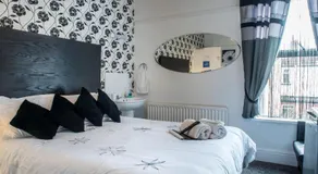 M and J Guest House - Image 2