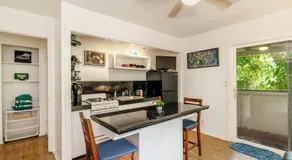 Charming Beach Apartment Your Hawaiian Getaway - Image 3