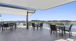 Water View 2BR Apt with Fast WiFi, Pool and Parking - Image 5