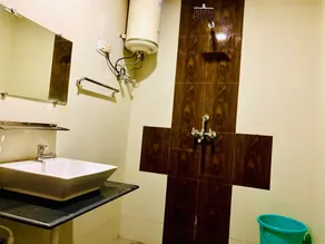Hotel Reliance - Image 4