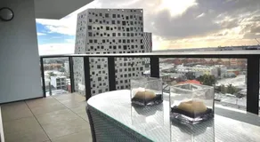 Enjoy a little Luxury in Adelaide CBD - Perfect! - Image 5